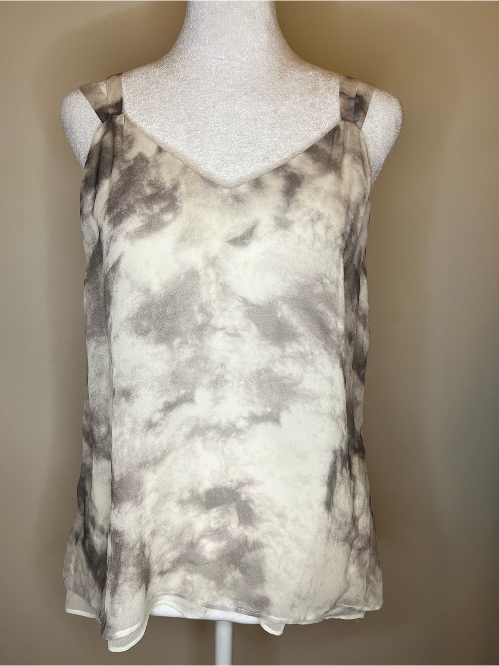 Go> by GoSilk 100% Silk Women's Tie-Dye V-Neck Sleeveless Camisole - Gray/Cream